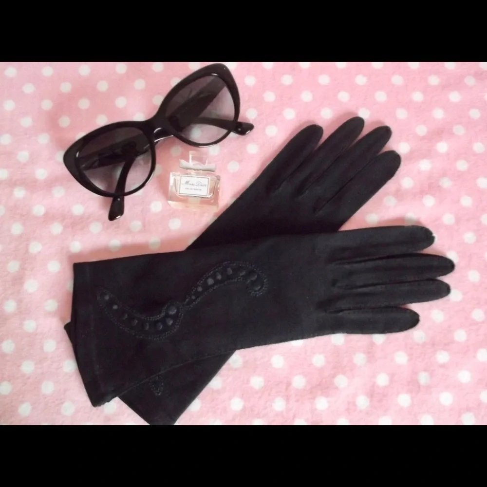 Vintage blue/black embroidered gloves NEW 6.5
